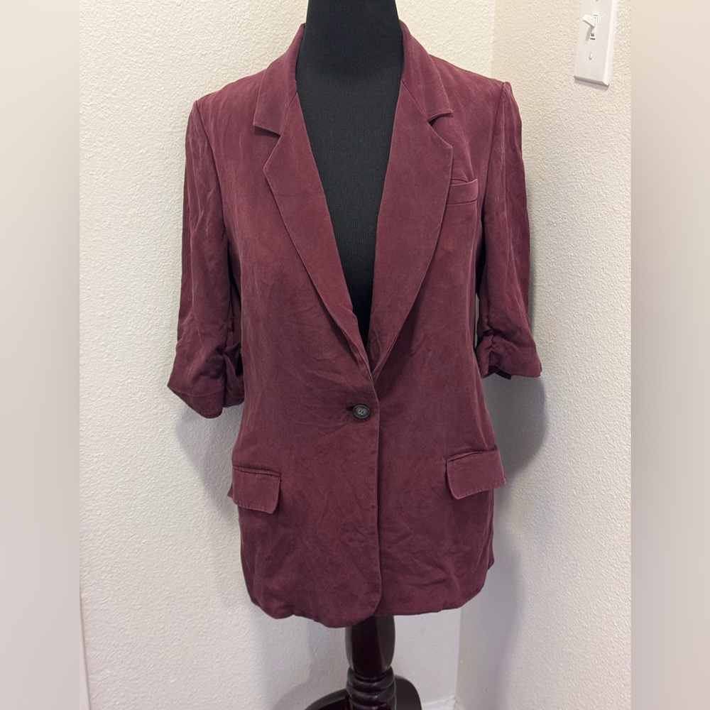 Elizabeth And James Essential Crepe Blazer SILK Burgundy 8